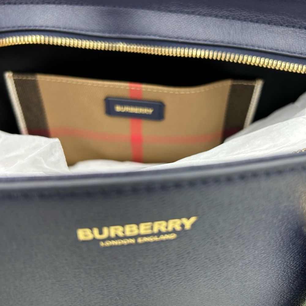 Women’s Burberry Banwell classic check handbag with detachable shoulder strap - Picture 14 of 15